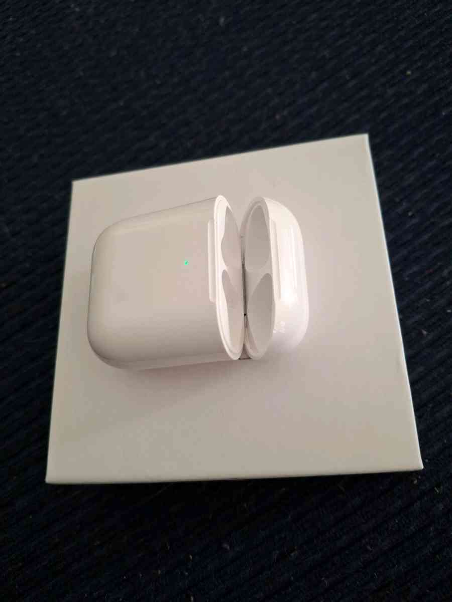 Airpods 1st Gen Charging Case