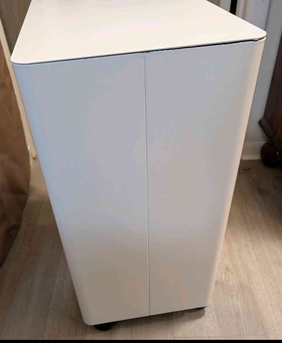 Three drawer lockable vertical filing cabinet