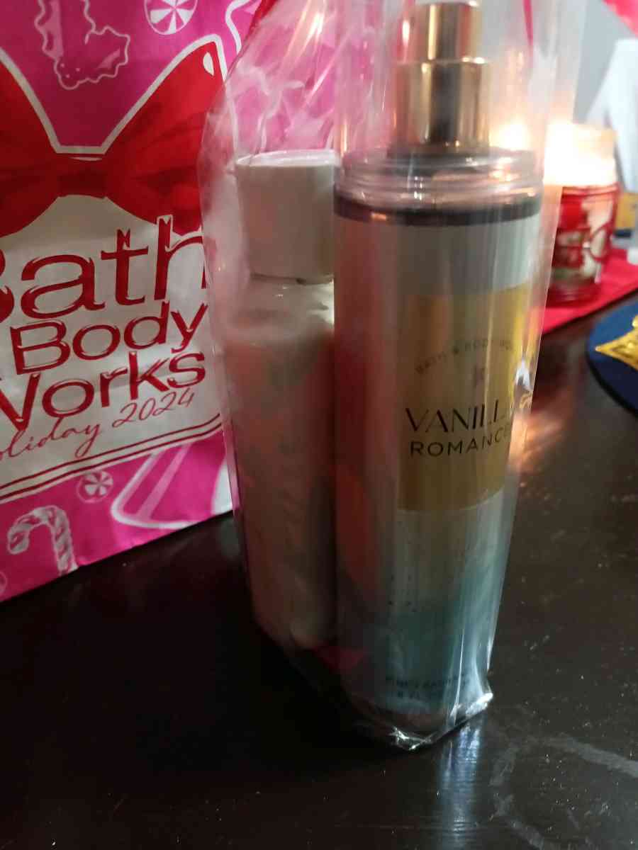 BATH AND BODY WORKS SET OF 2