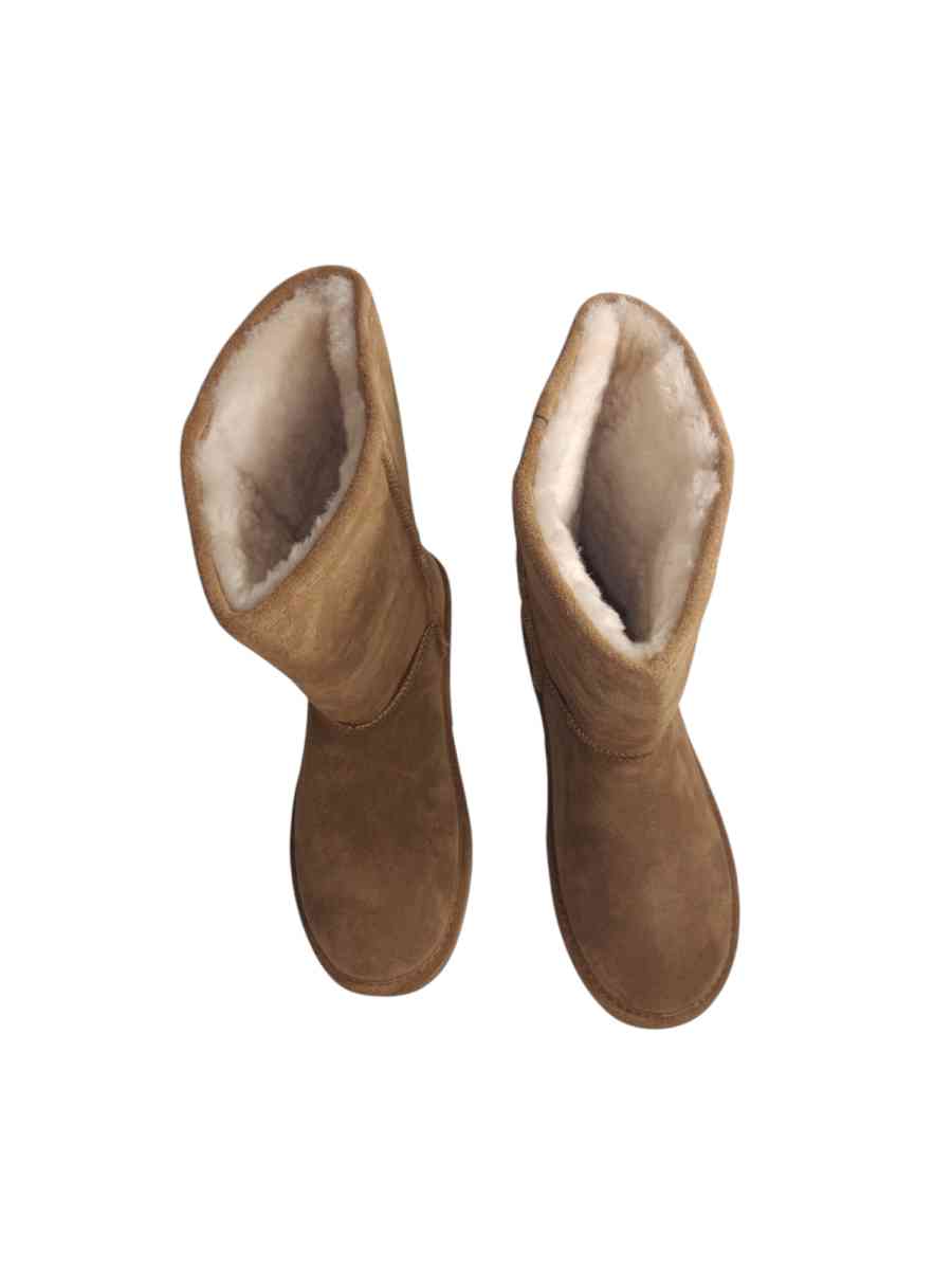 BEARPAW WOMENS BOOTS  ELLE TALL  US SIZE 10  BROWN