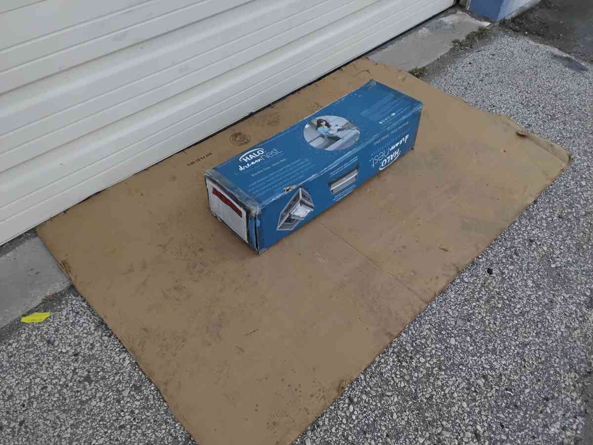 Nice Babys Halo Dream Nest Open Air Sleep System Brand New