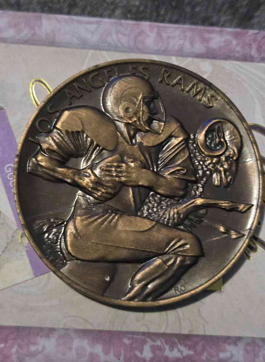1984 LOS ANGELES RAMS MEDALLION
