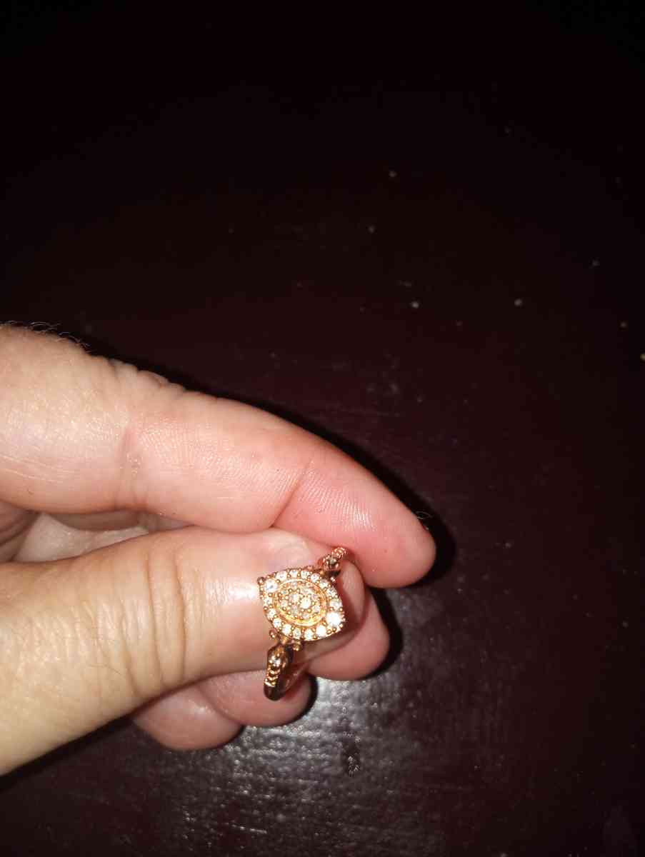 Diamond engagement ring