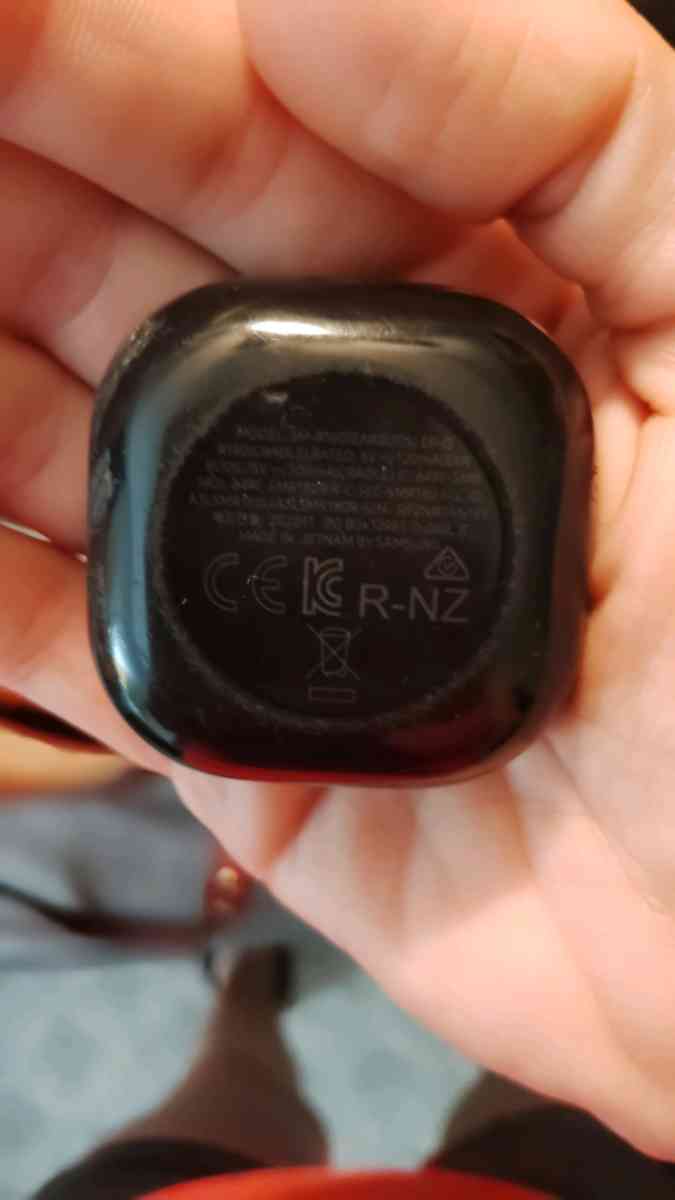 Samsung buds live noise canceling earbuds