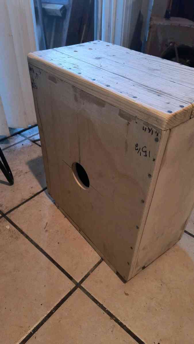 Cajon percussion box seat