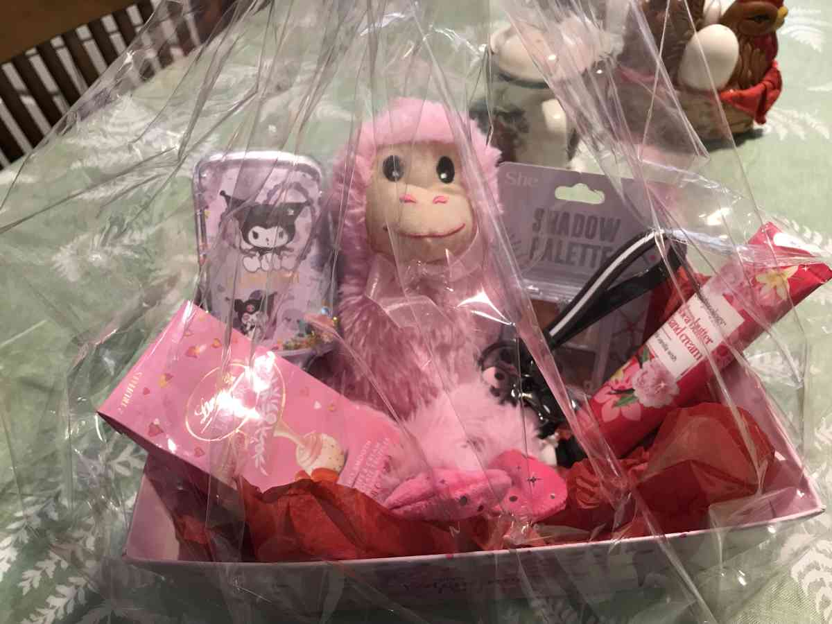 hande made Valentines Day basket