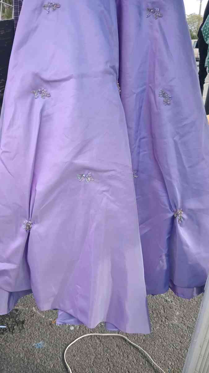 size small quinceaera dress in perfect conditions almost New