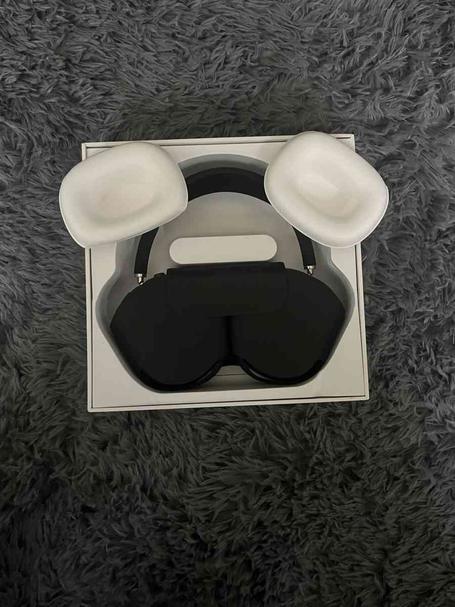 midnight AirPods Max