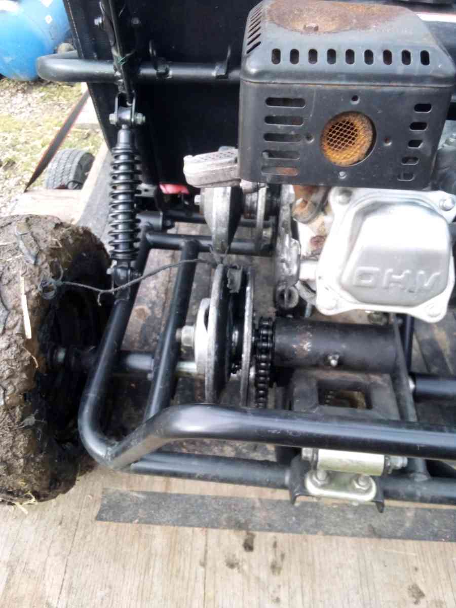 gokart like new run good all it need is a clutch belt
