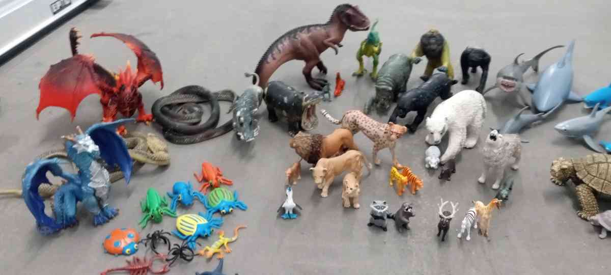 the collection of dinosaurs and more animals