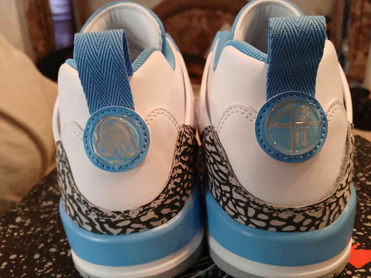 brand New Spizike Mens low size 11 Jordans