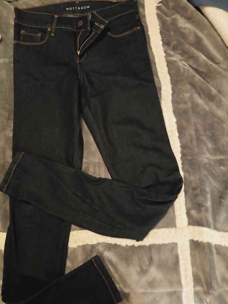 NEW NO TAGS size 28 Designer Jeans