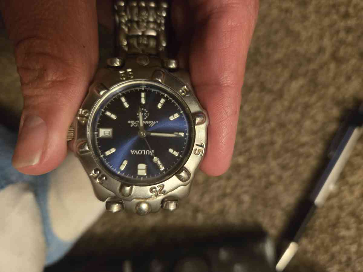 mens bulova  watch like new barely worn Great Deal