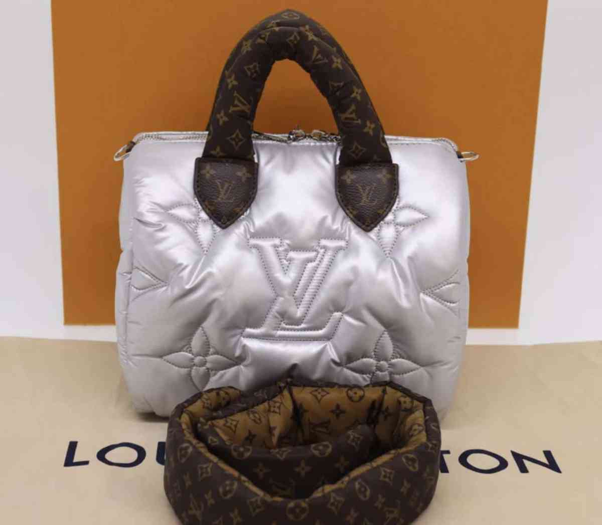 Louis Vuitton AUTHENTIC Speedy Bandoulire 25