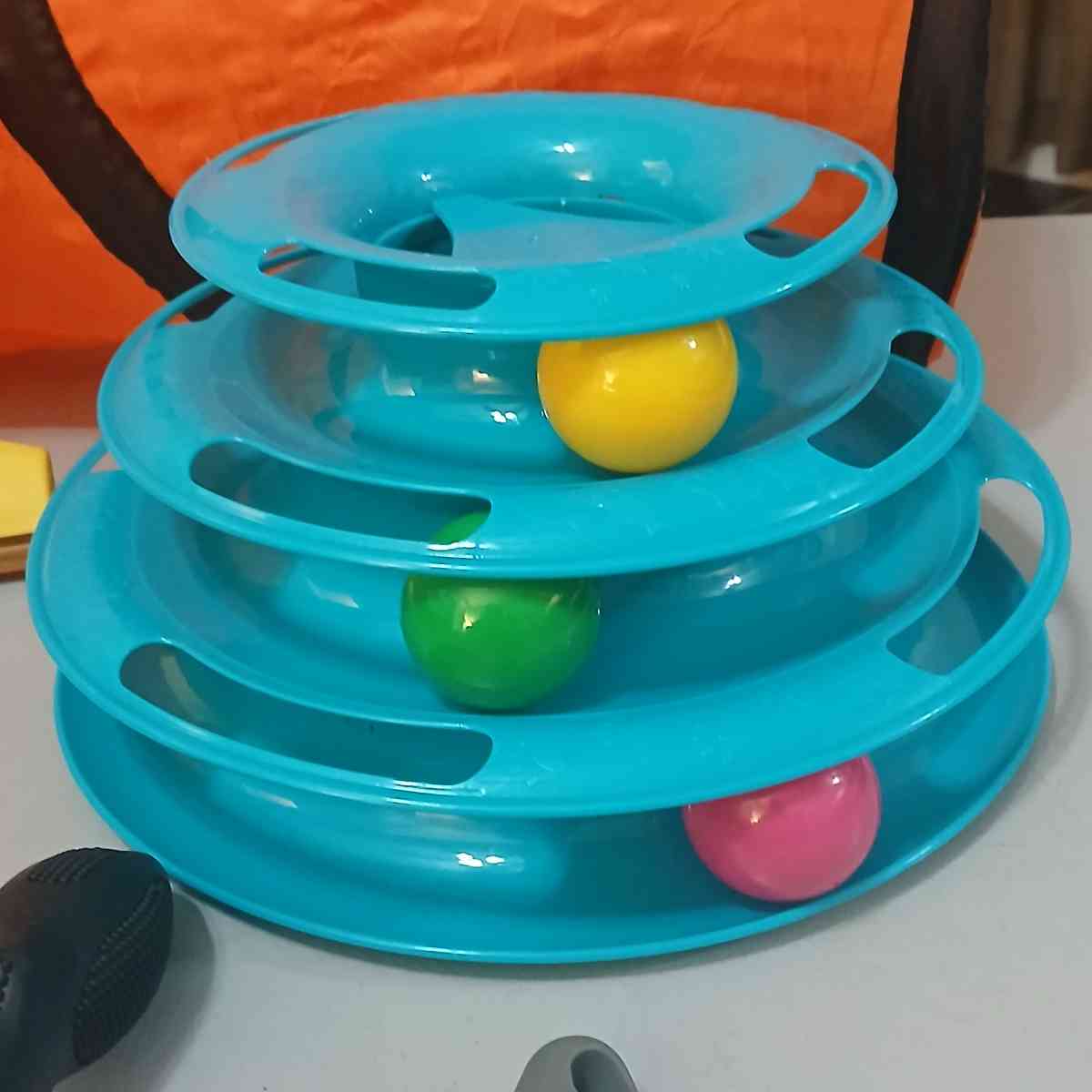 Aspenpet Pet Taxi Kennel with accessories