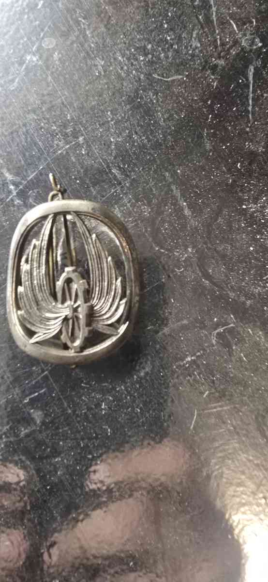 German and French badges