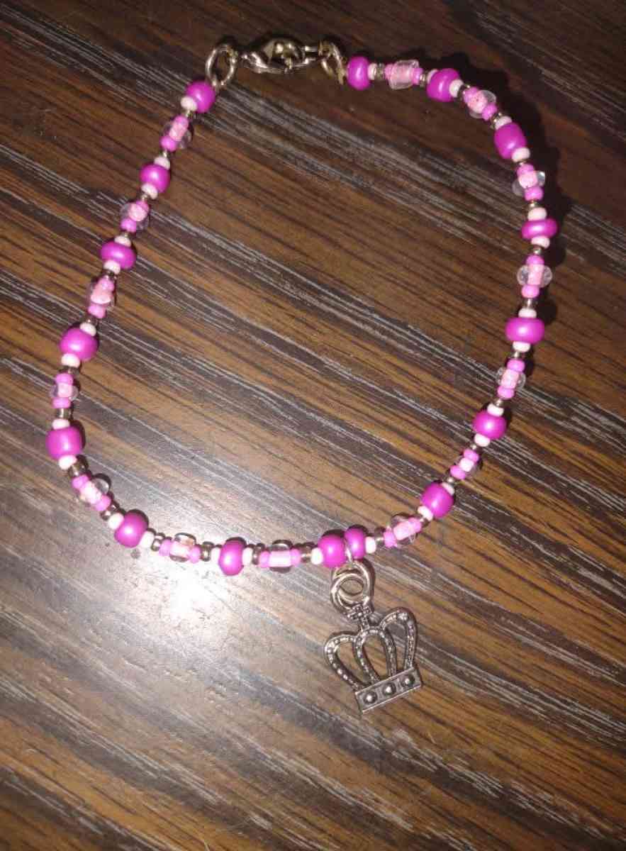 queen anklet