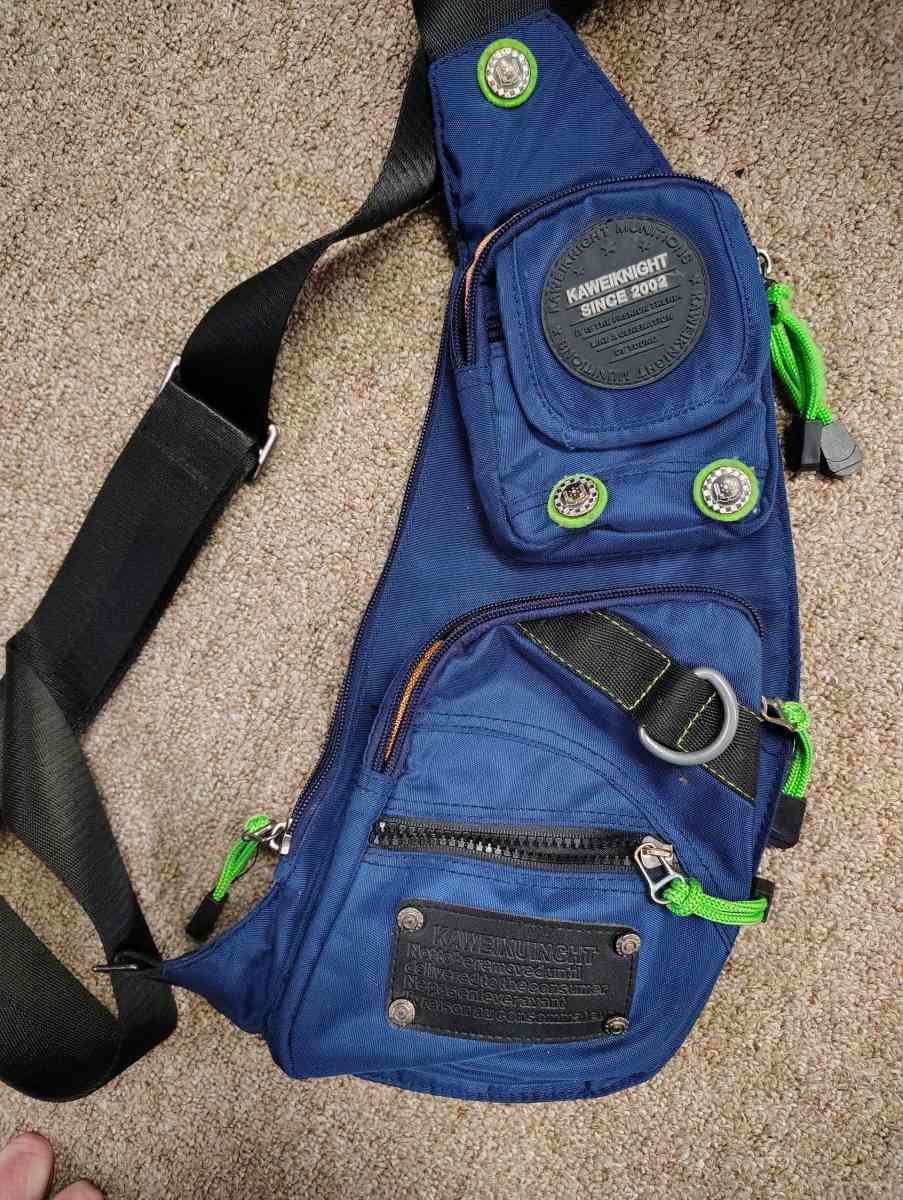 mans waist bag
