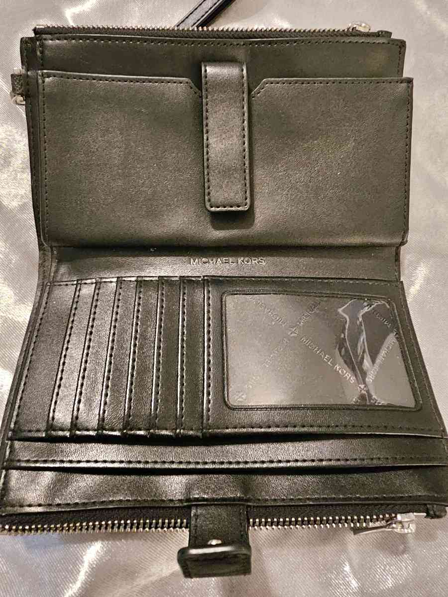 Michael kors purse with matching wallet