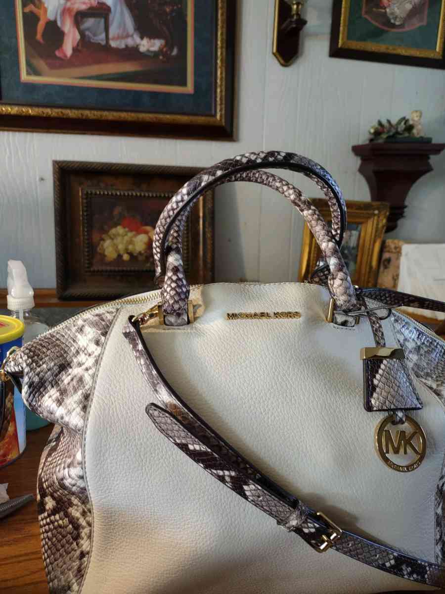 Michael Kors Preowned Dome Satchel White  Python large
