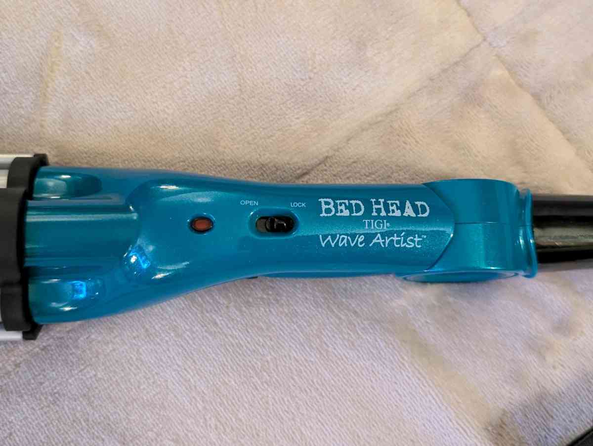 Bed Head Tourmaline  Ceramic Deep Hair Waver Turquoise