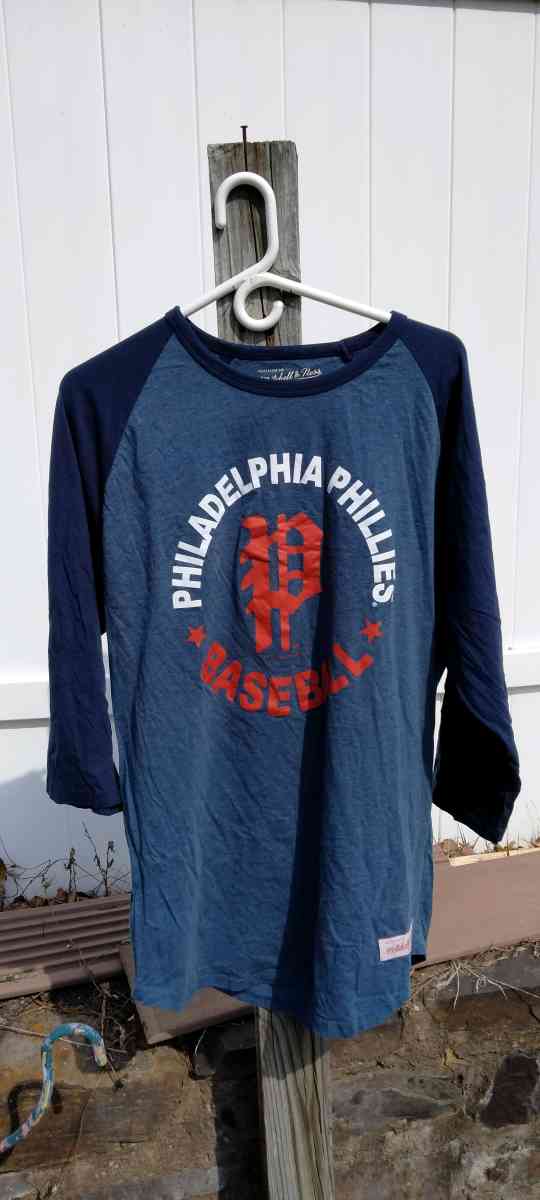 Philadelphia Phillies 3 qt Shirt