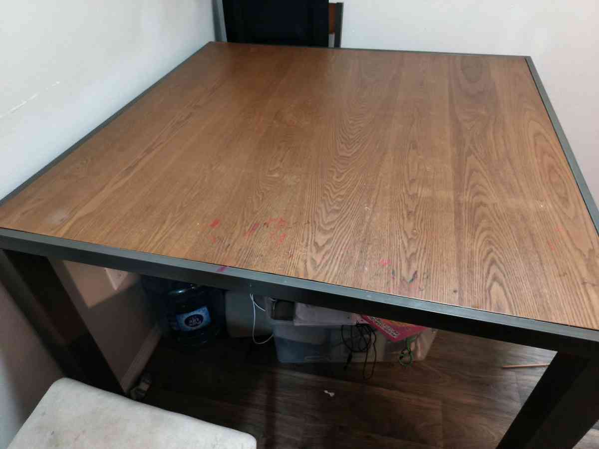 Table With 4 Chairs