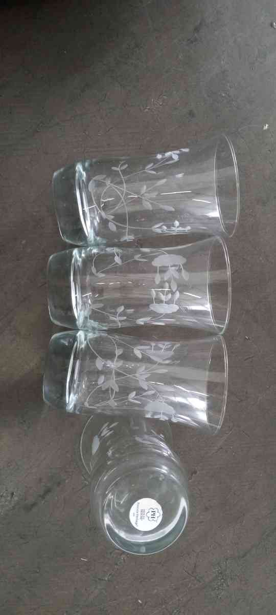 4 PH glass cups