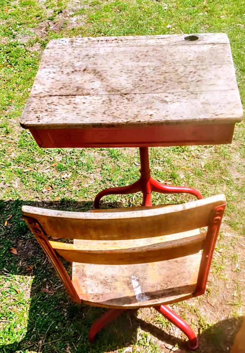 vintage American seating school desk
