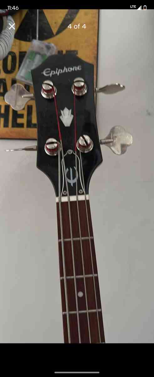 bass guitar