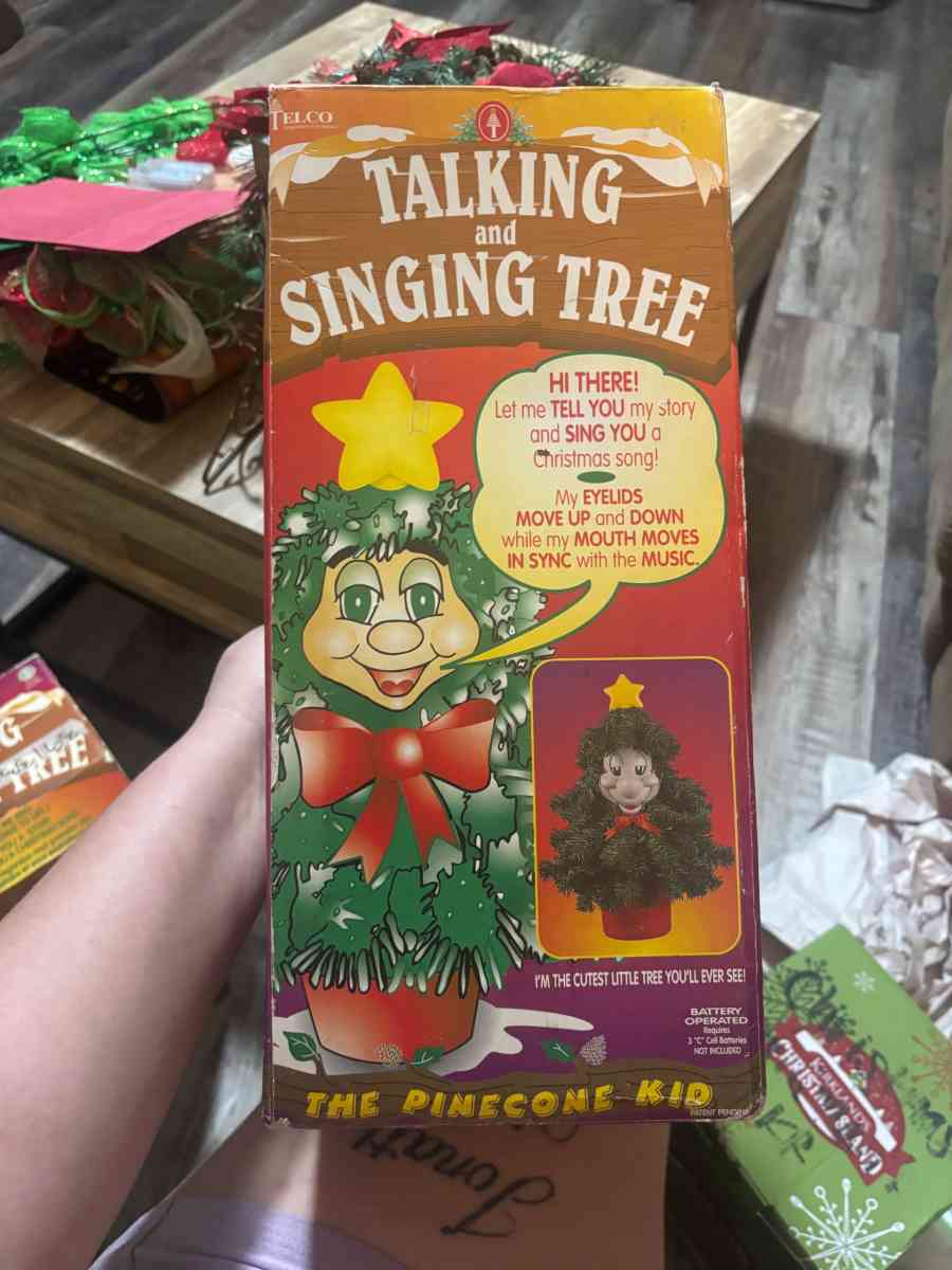 Talking and singing Christmas tree