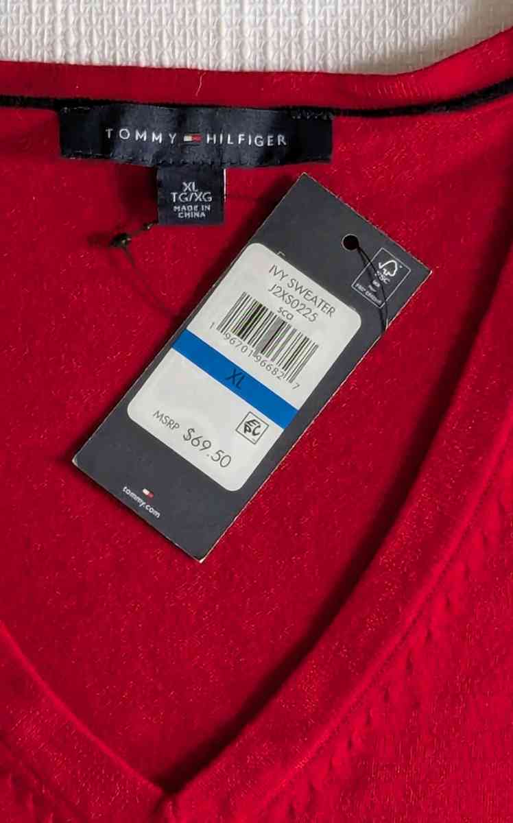 Tommy HilfigerHeart Ivy V Neck Sweater