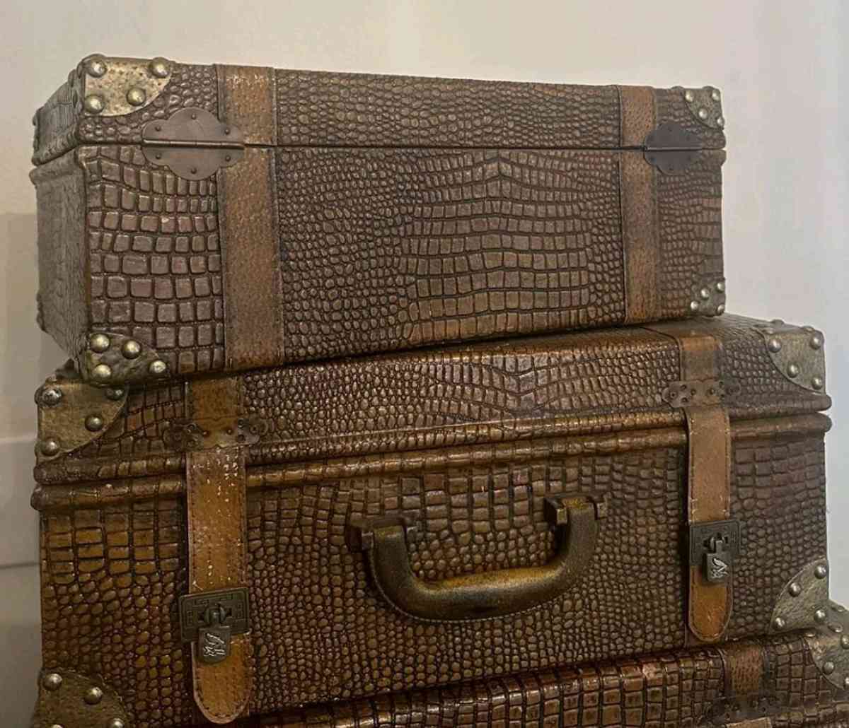 3pc Faux Alligator Nesting luggage