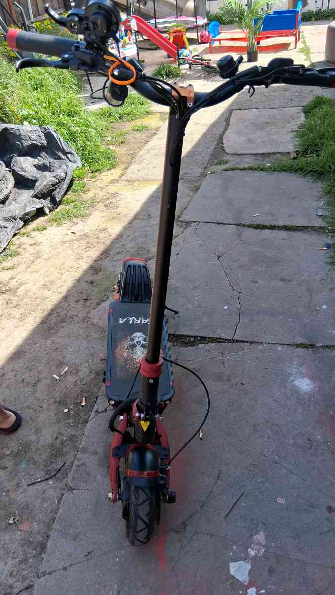 tengo scooter varla con cargador original