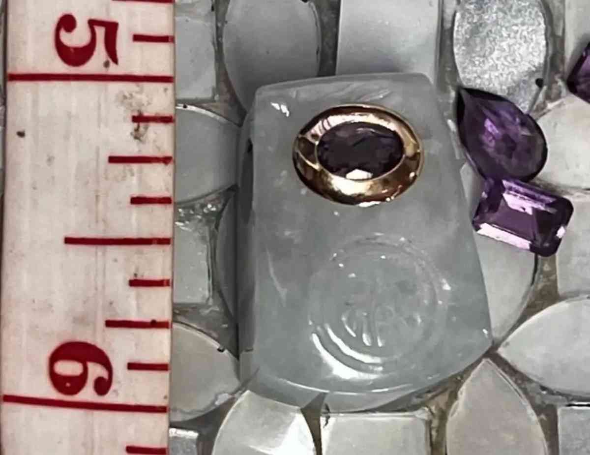 14K Gold Carved Jade  Amethyst Pendant