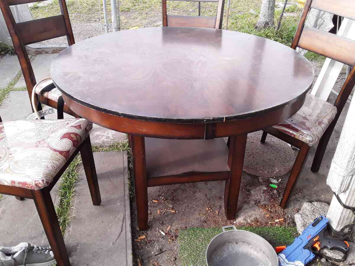 Round Wooden Dining Table 4 chairs