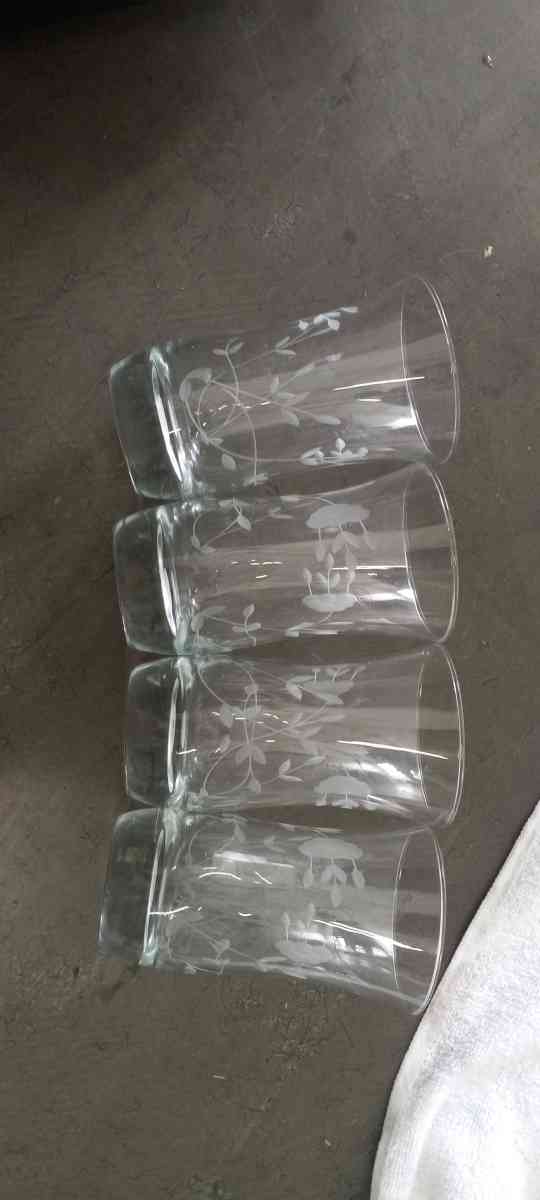 4 PH glass cups