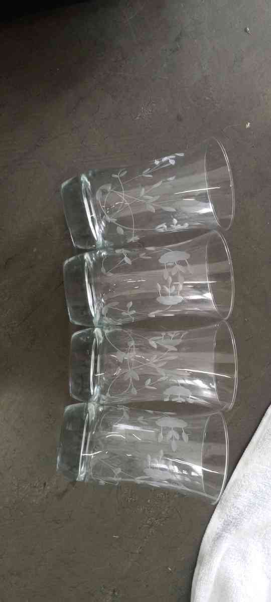 4 PH glass cups