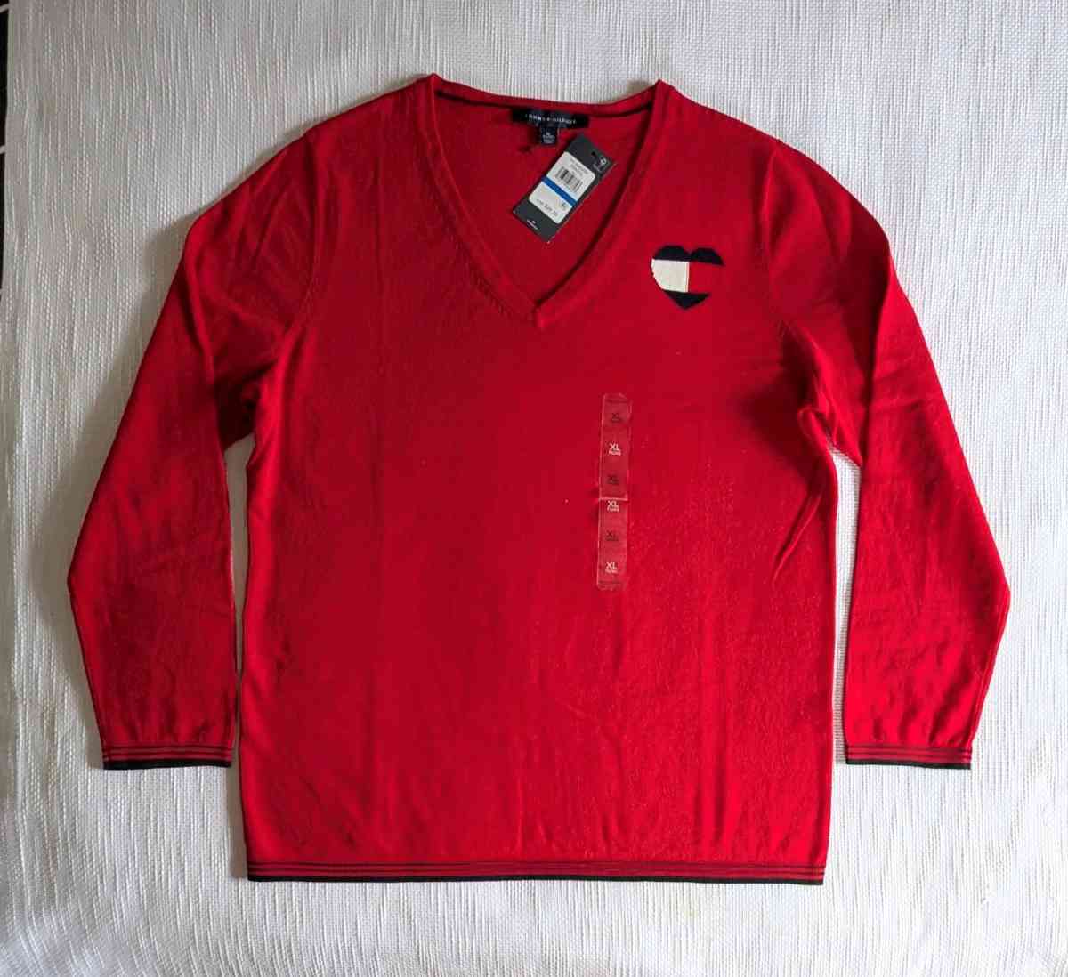 Tommy HilfigerHeart Ivy V Neck Sweater