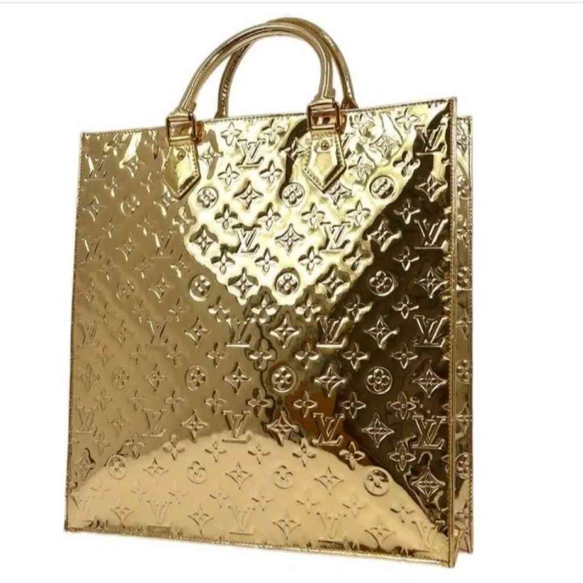 Lv mirror purse