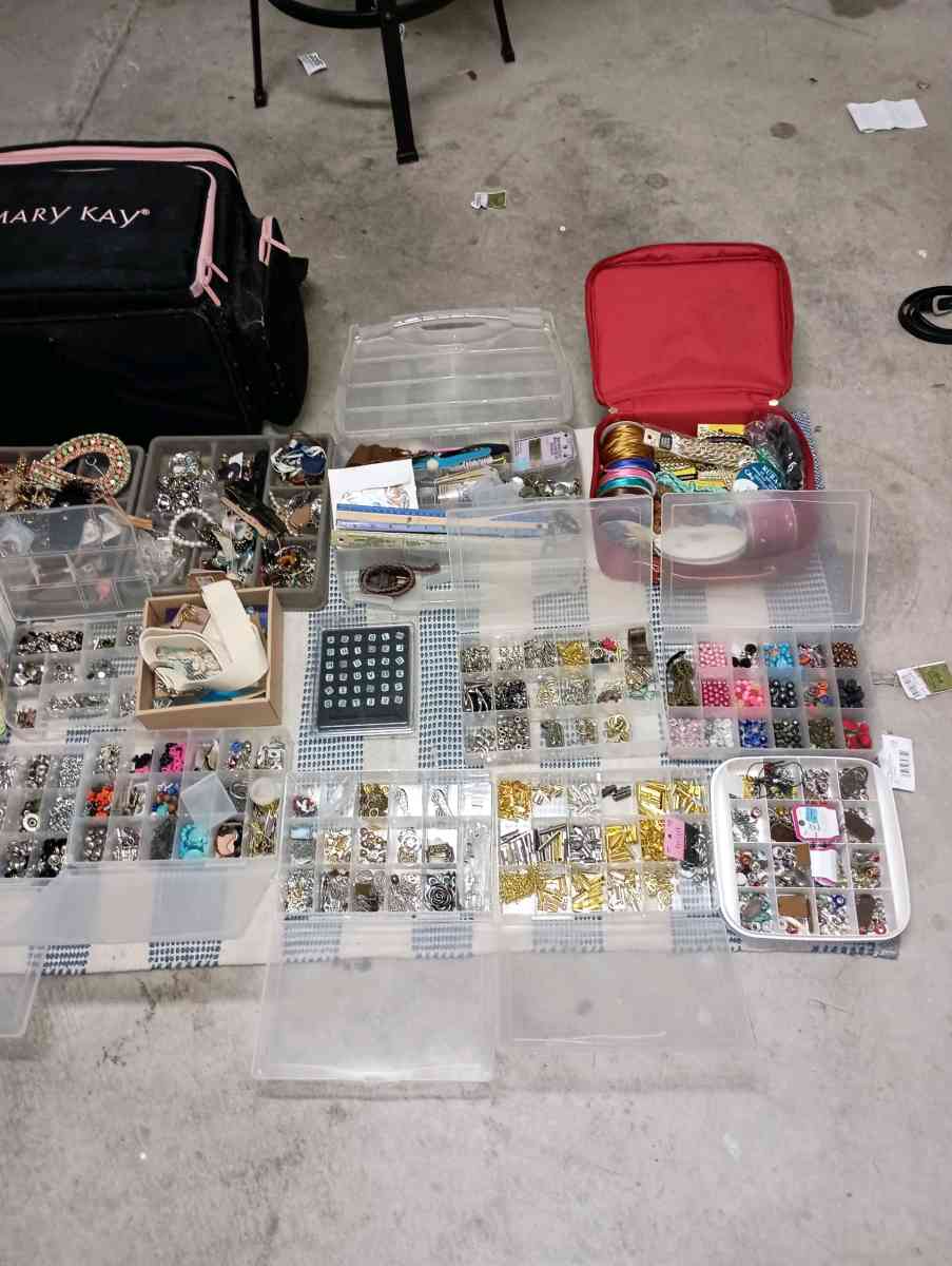 LARGE JEWELRY MAKING SET