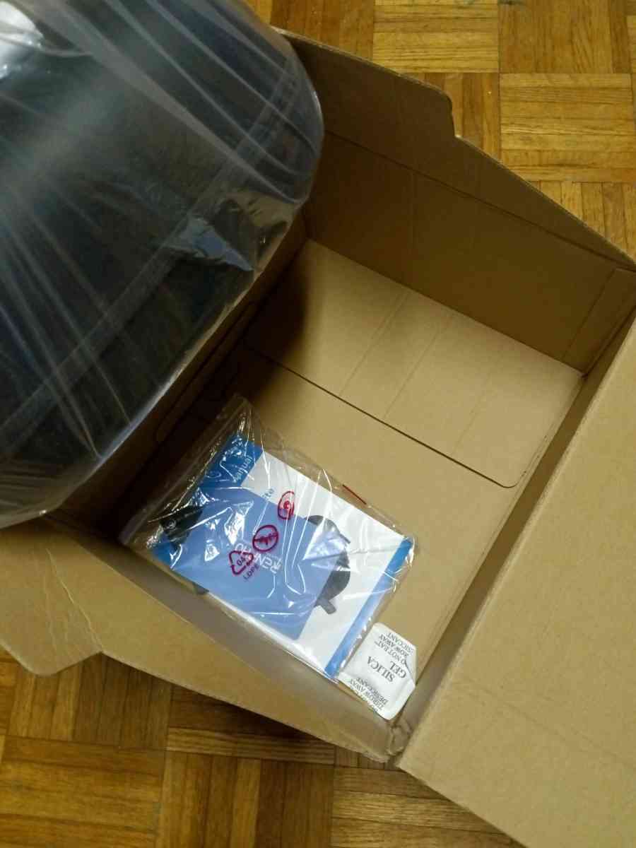 BRAND NEW Foot massager with remote