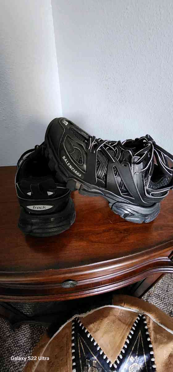 women Balenciaga shoe