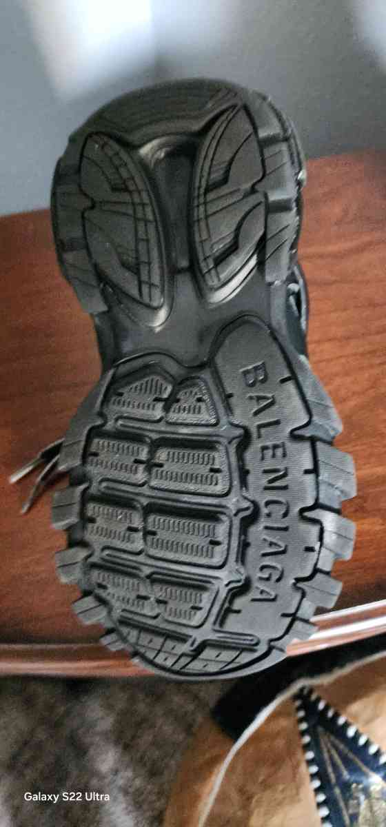 women Balenciaga shoe