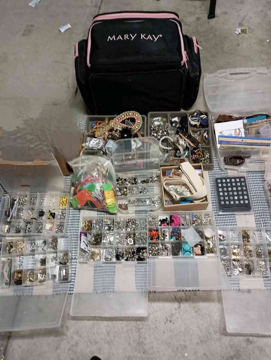 LARGE JEWELRY MAKING SET