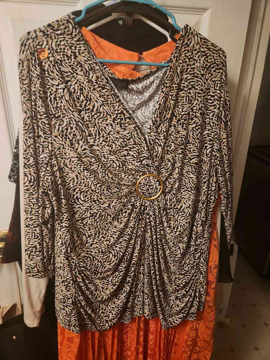 I n studio woman size 3x