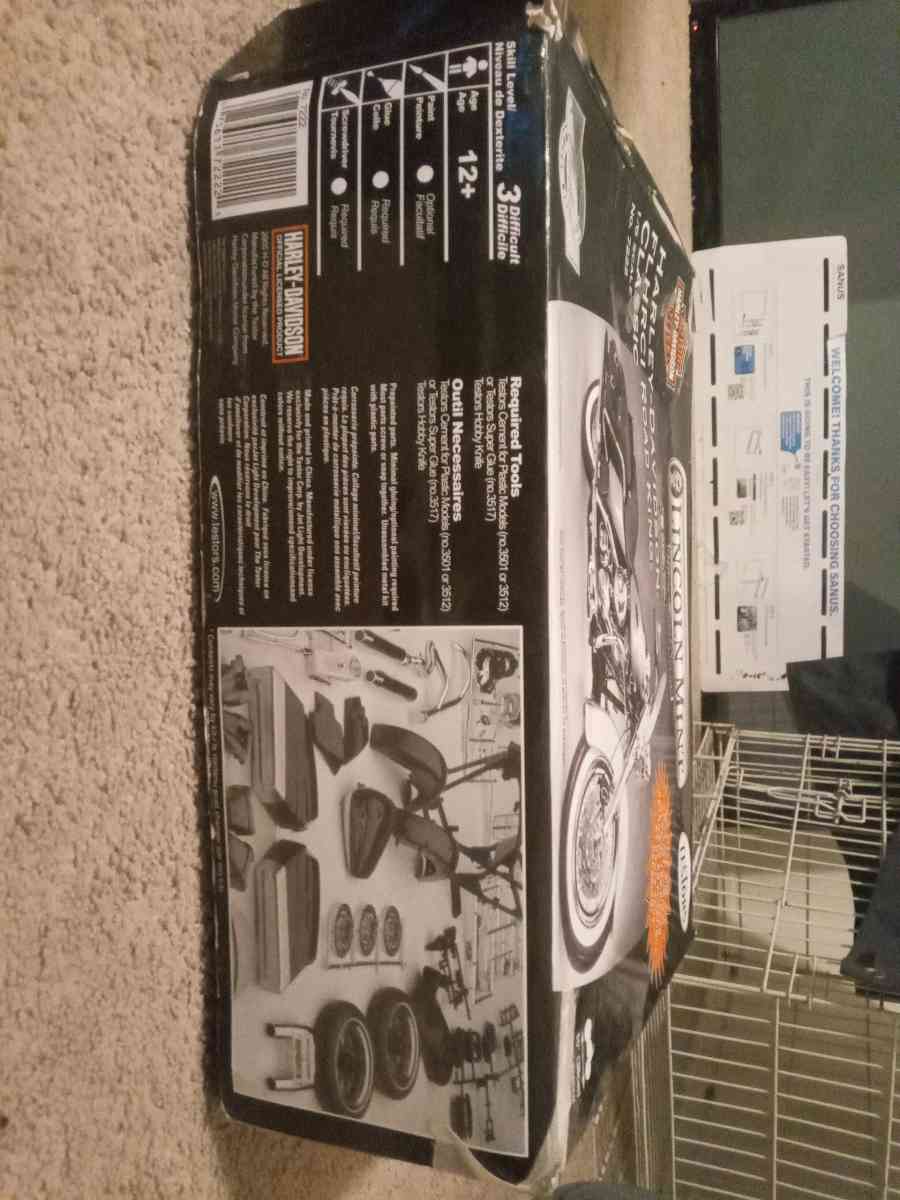 150 peice Lincoln Mint Harley Davidson model kit