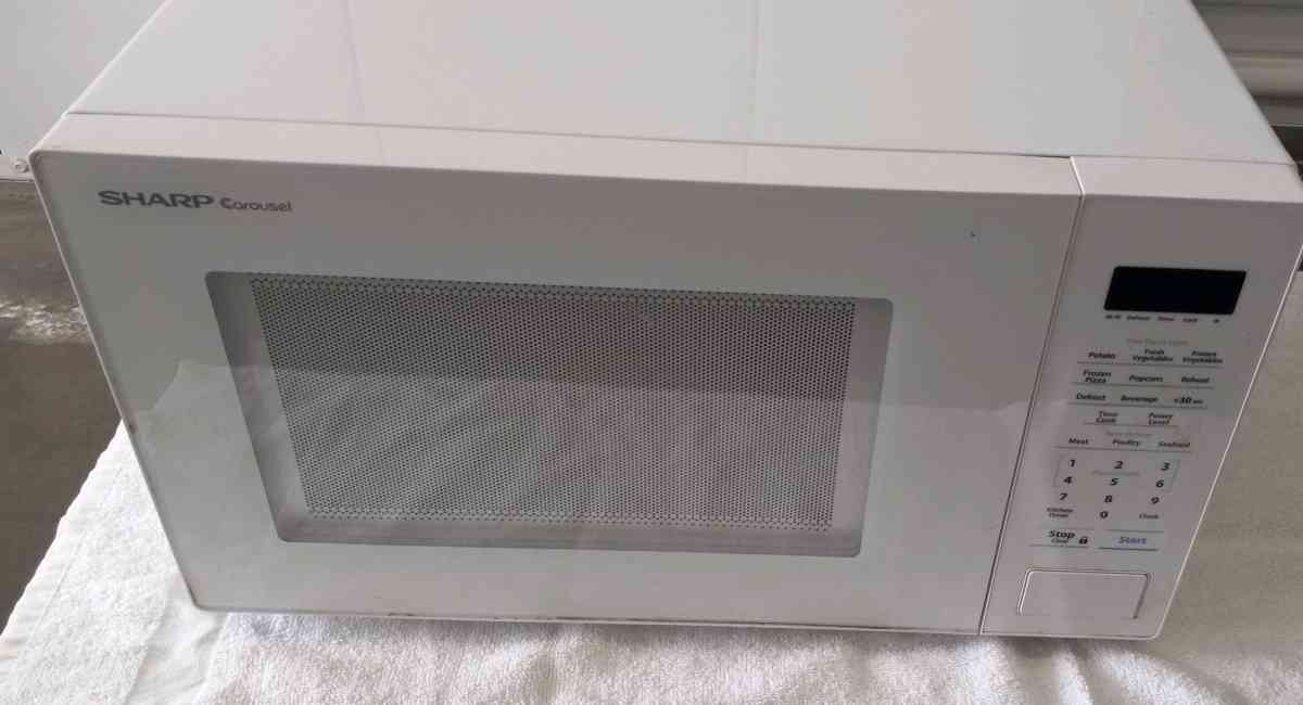 microwave  1year used