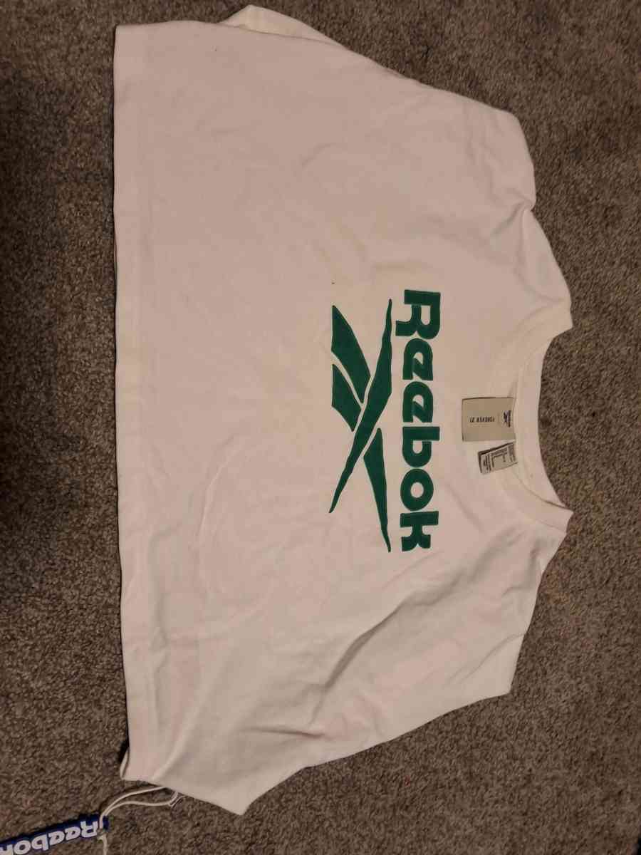 Size Medium Reebok Crop tshirt new with tags