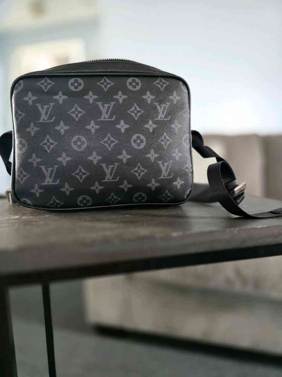 outdoor messenger bag